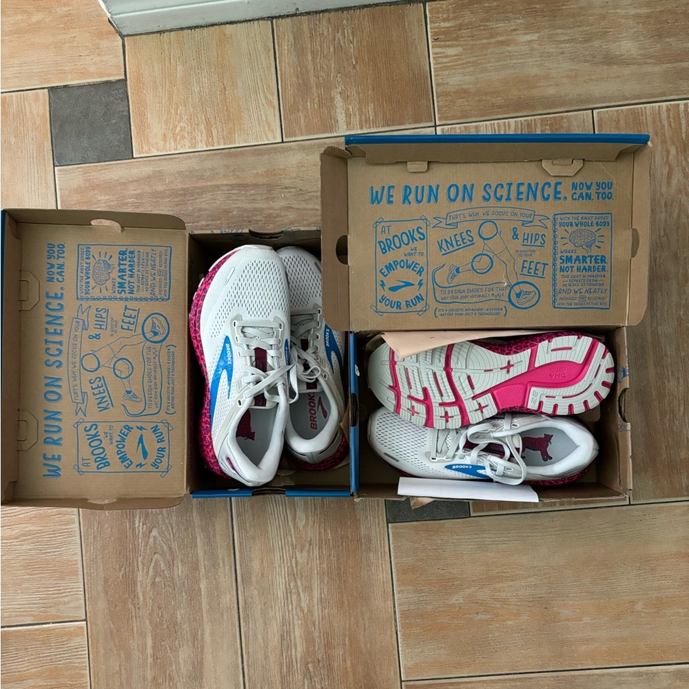 1 pairs of Brooks running shoes